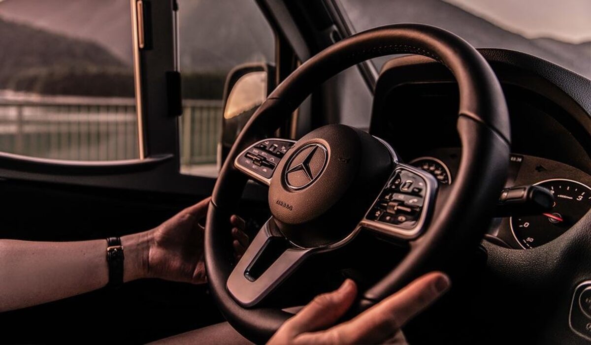 Frankia Yukon 4x4 Mercedes cockpit