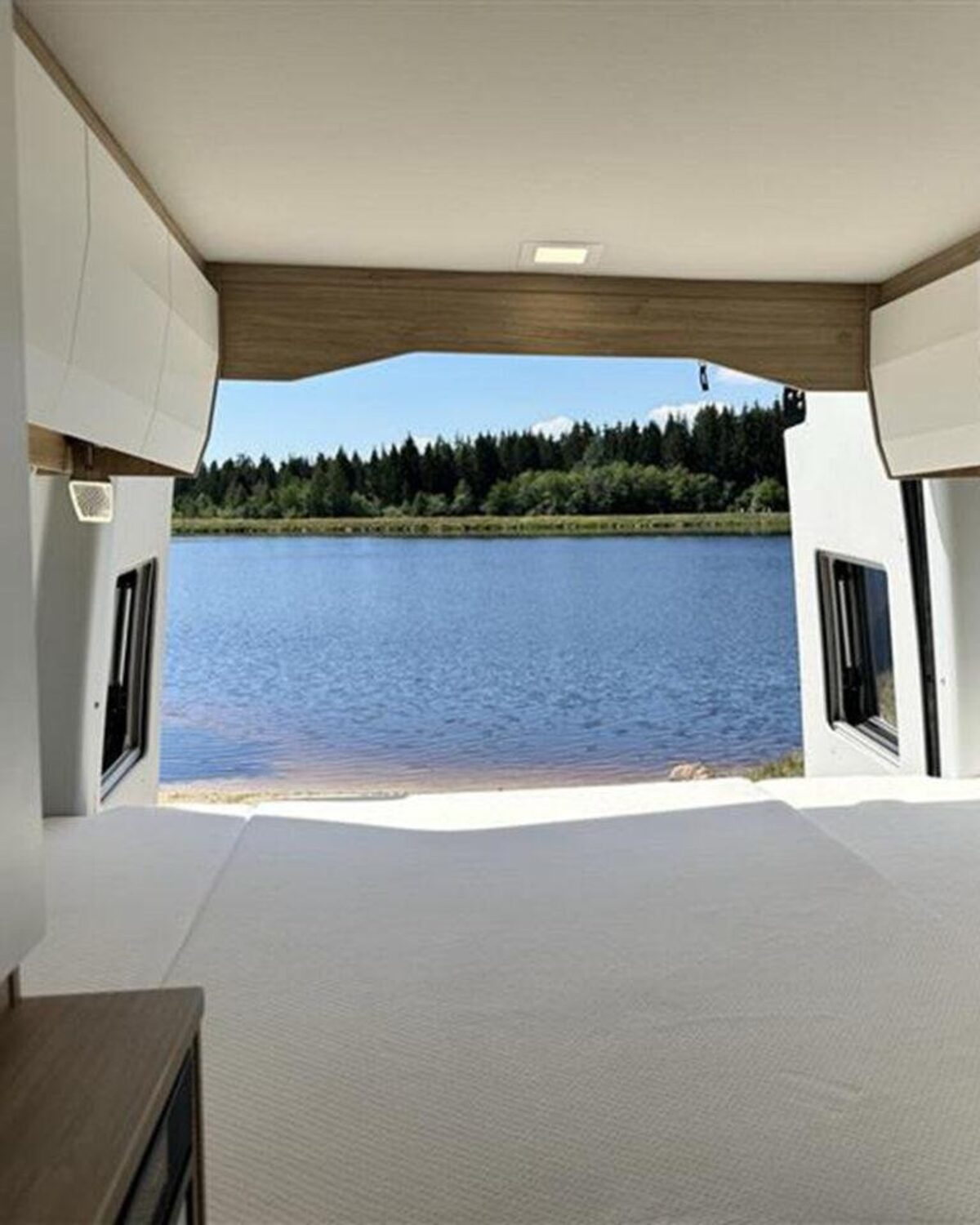 Frankia Yukon 4x4 interior dinette and living area
